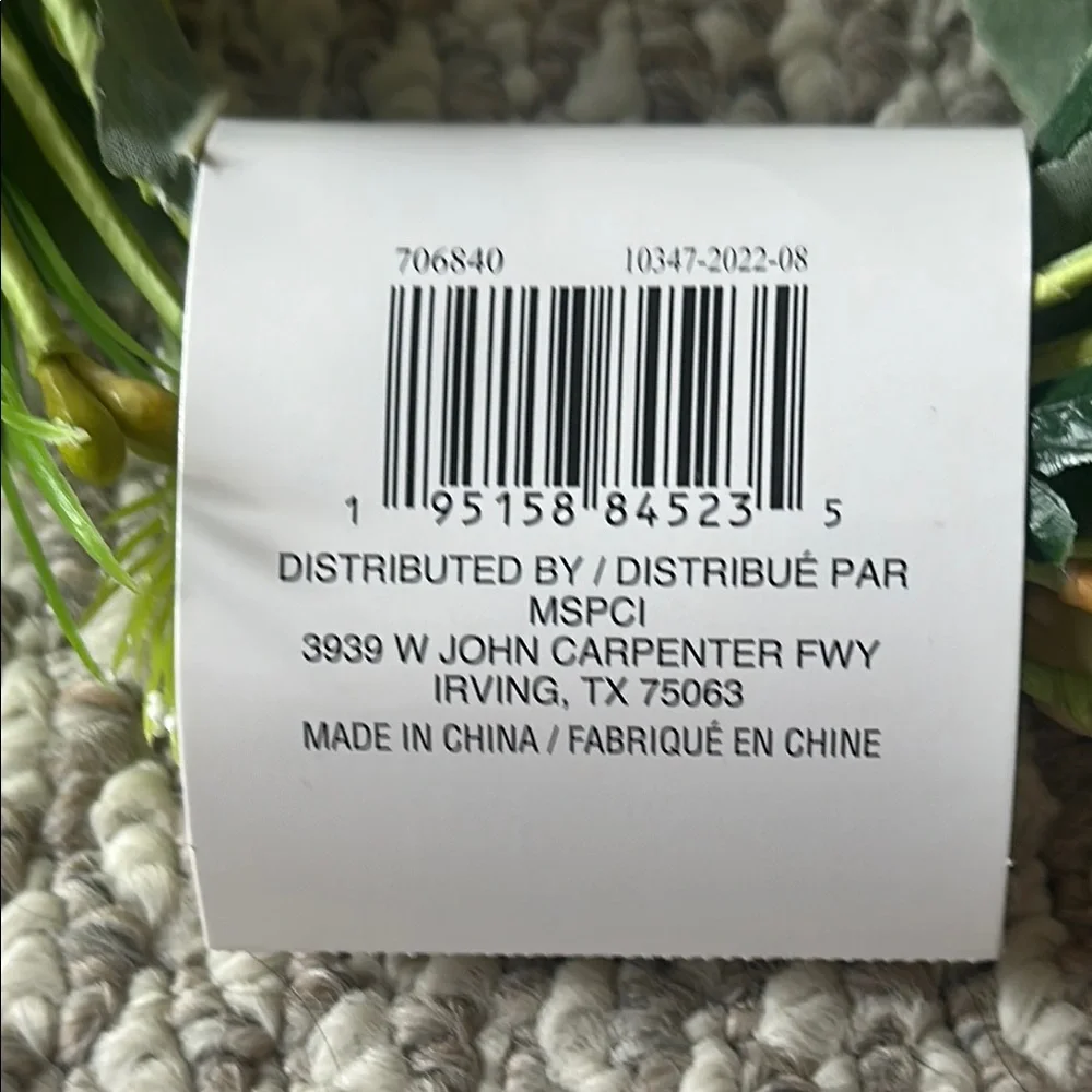 Ashland Green and White Floral Garland